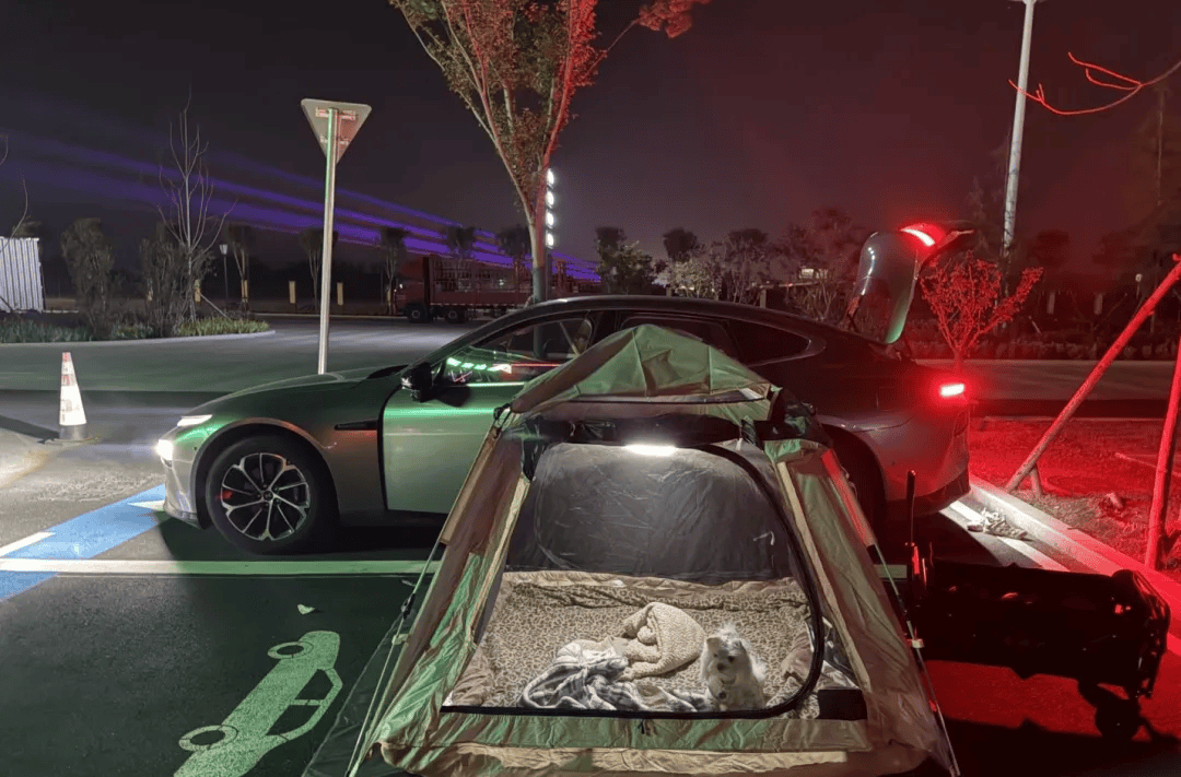 国庆期间年轻人旅行掀起“帐篷过夜”热潮mg不朽情缘游戏试玩不住酒店住帐篷！(图3)