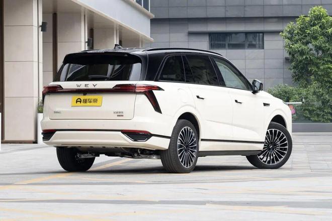 魏牌蓝山智能进阶版上市 辅助驾驶升级不朽情缘限时焕新价2758万元起(图2)